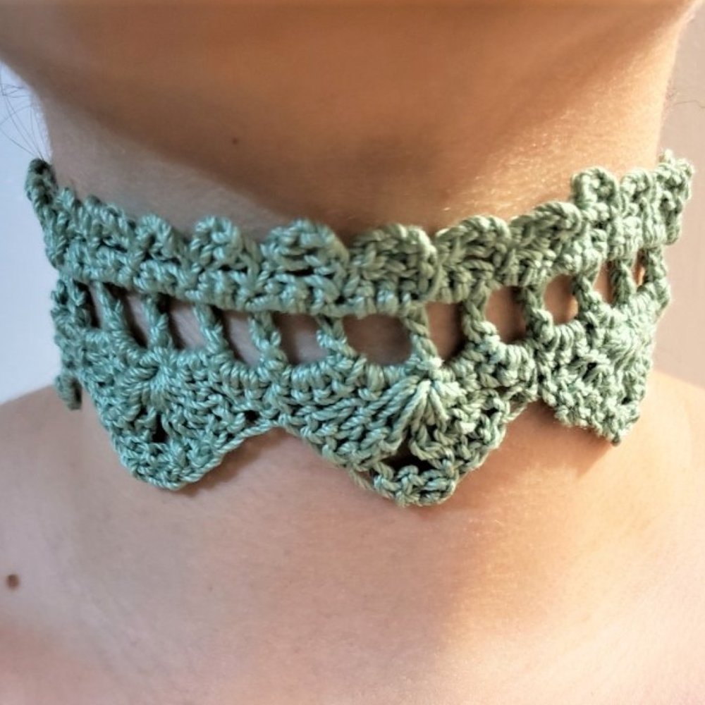 Choker Necklace Women Crochet Green Adjustable Brand New Handmade